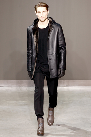 Louis Vuitton / - 2010-2011